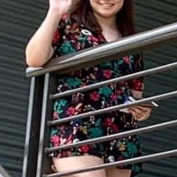 Sienna Sky black floral romper women’s large - Picture 5 of 12